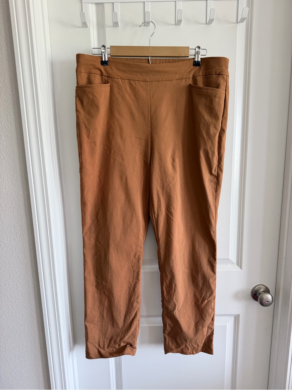Chicos Pants sz 2.5R US14R Camel Brown Pull On Straight Leg Office Work Business